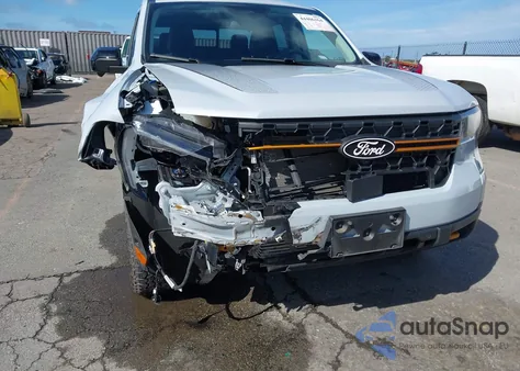 2025 Ford Maverick Tremor z USA, uszkodzony, nr VIN 3FTTW8NAXSRA34073